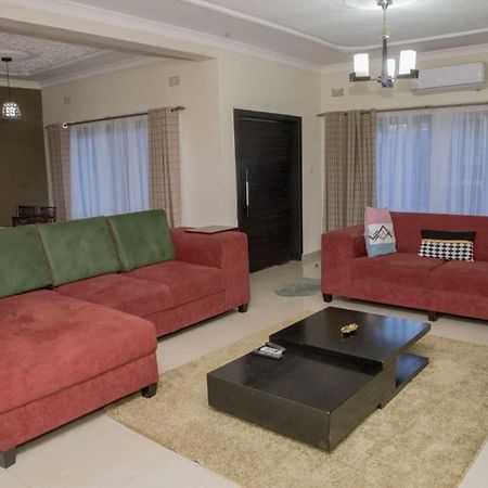 Royal Suites Apartments Lusaka Exterior foto
