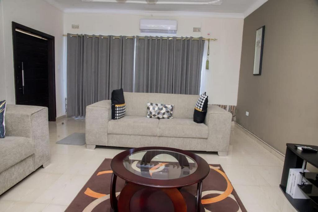 Royal Suites Apartments Lusaka Exterior foto