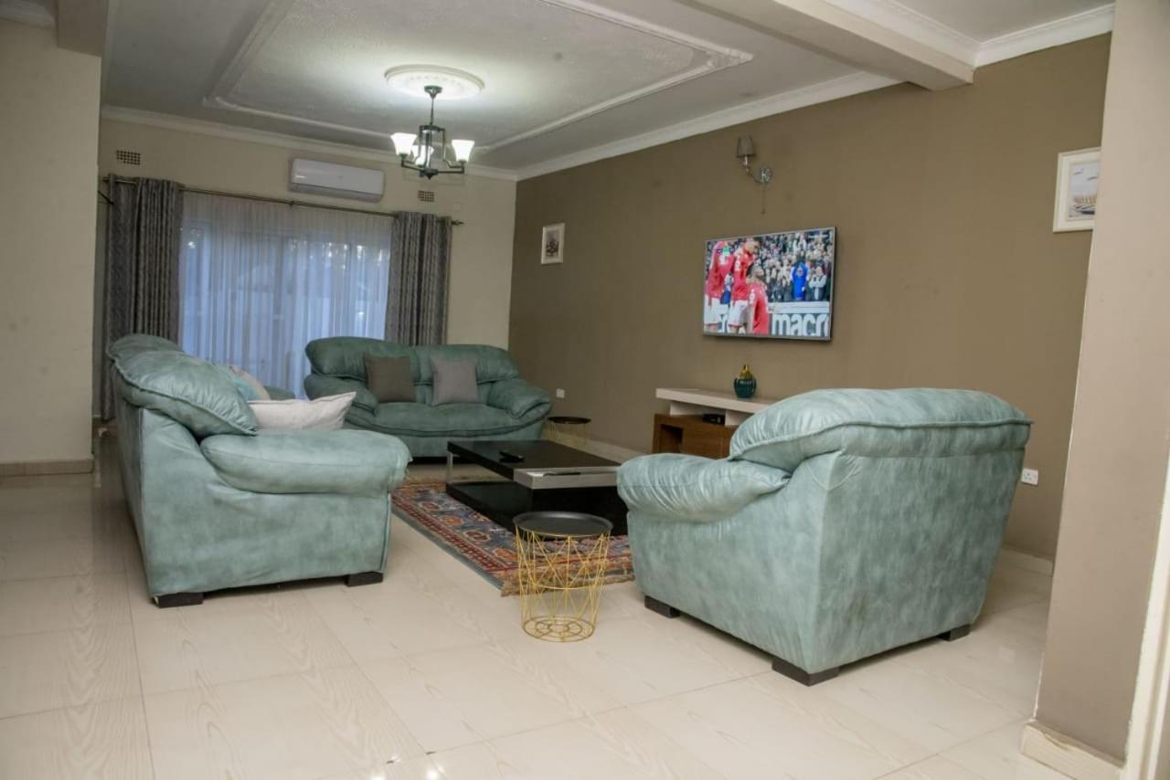 Royal Suites Apartments Lusaka Exterior foto